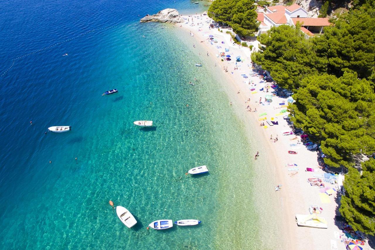 Apartments With A Parking Space Brela, Makarska - 18495 Exterior photo